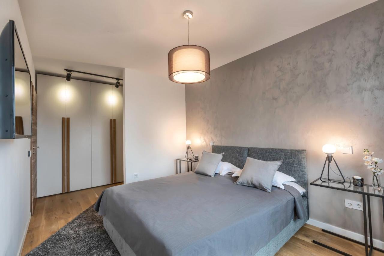 Cosmopolit Booking Braşov Exterior foto