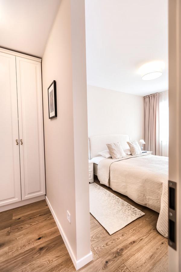 Cosmopolit Booking Braşov Exterior foto