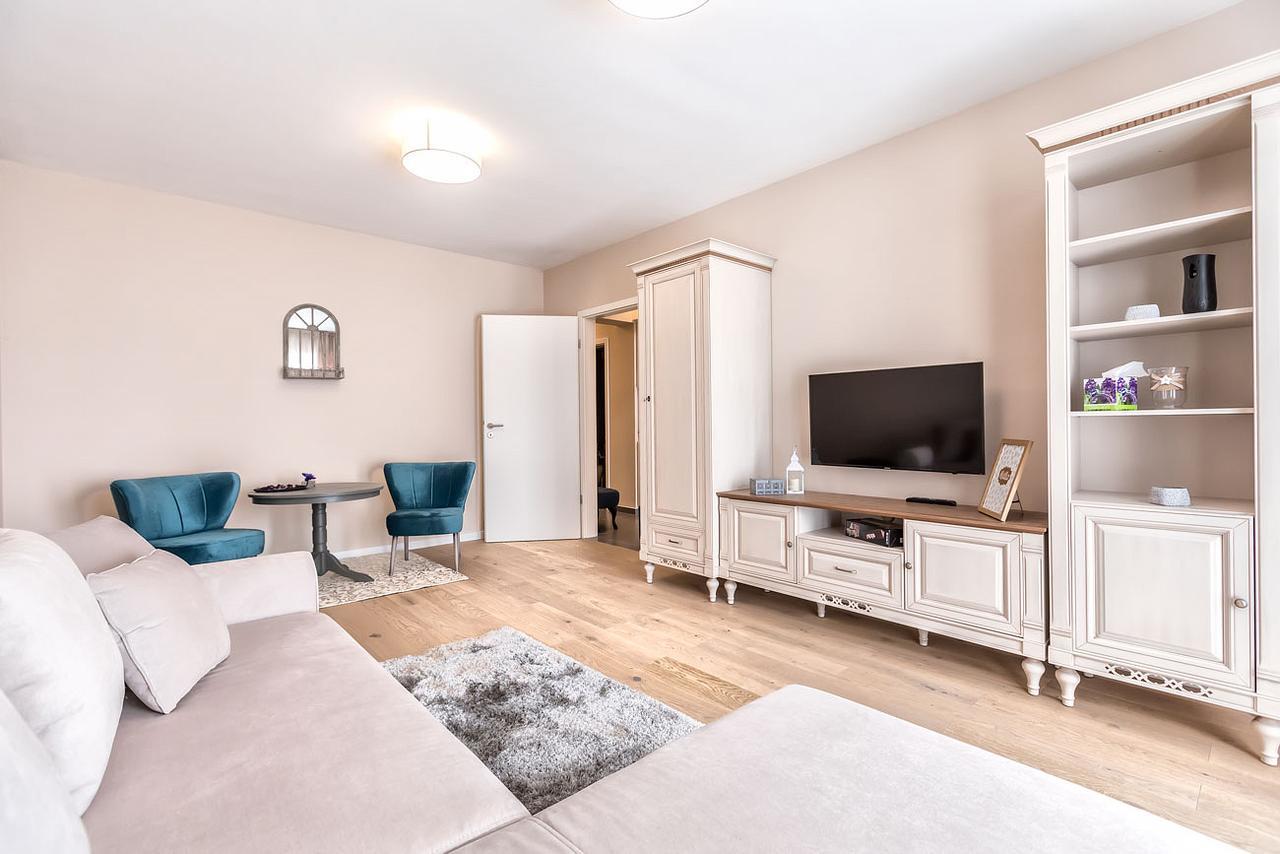 Cosmopolit Booking Braşov Exterior foto