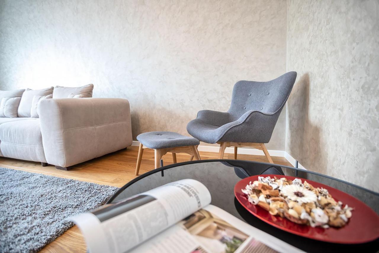 Cosmopolit Booking Braşov Exterior foto