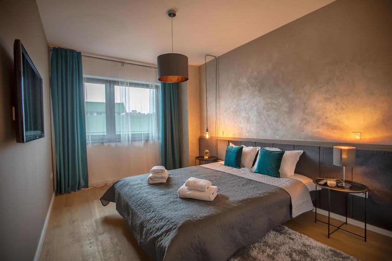 Cosmopolit Booking Braşov Exterior foto
